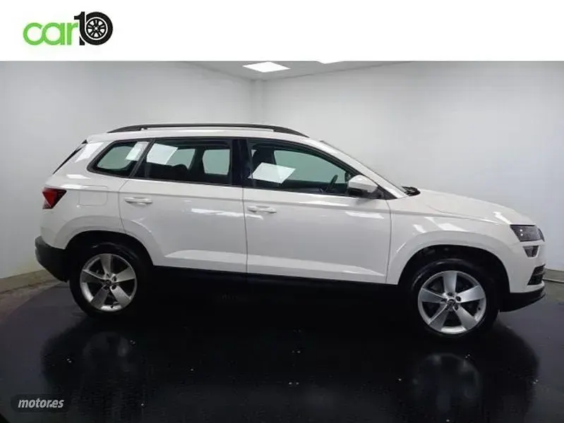 Usado Skoda Karoq Ambition 150 CV (110 kW) 2021 Blanco SUV