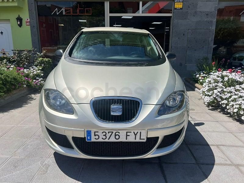 Usado Seat Altea 102 CV (75 kW) 2007 Beige Monovolumen
