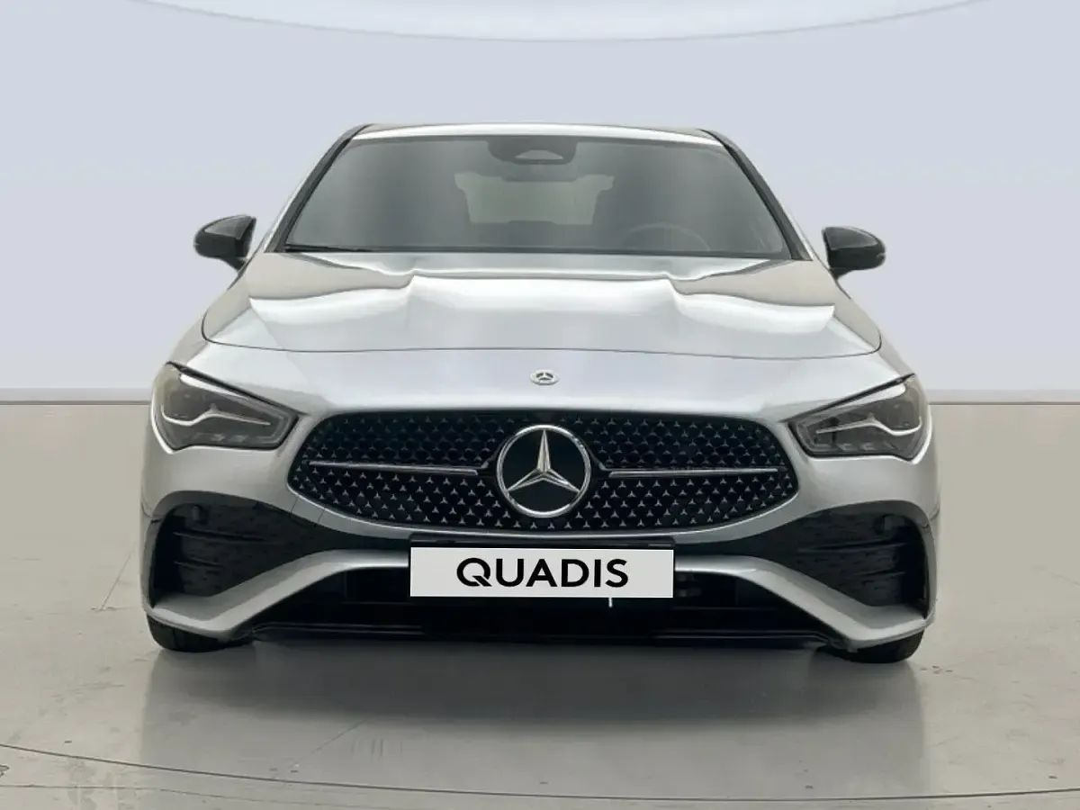 Usado Mercedes CLA220 190 CV (139 kW) 2025 Gris plata Berlina