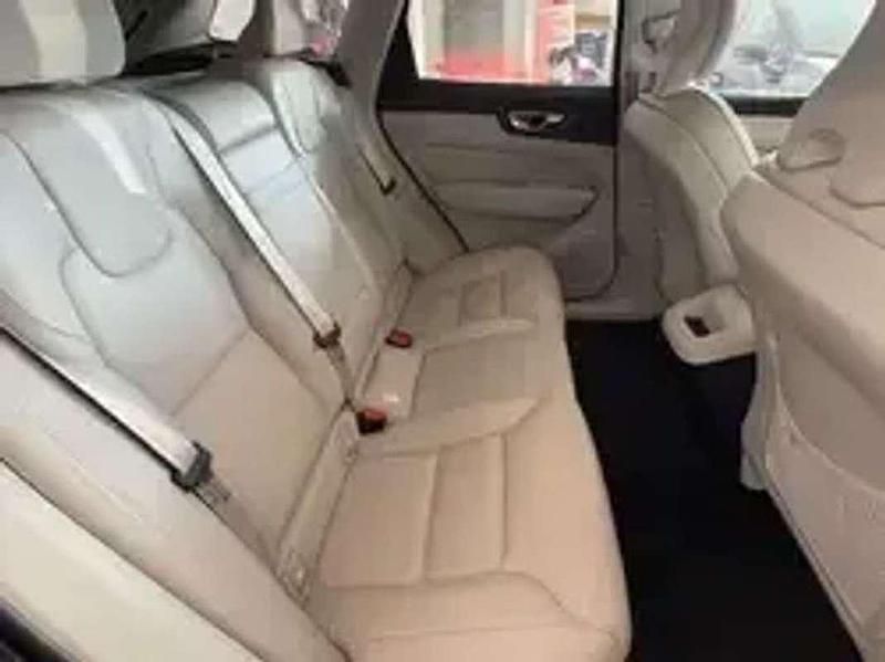 Usado Volvo XC60 Inscription 190 CV (139 kW) 2019 Rojo SUV