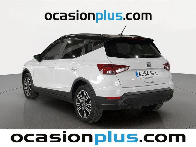 Usado Seat Arona Style 110 CV (80 kW) 2023 Blanco SUV