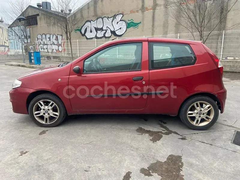 Käytetty Fiat Punto Active 60 HP (44 kW) 2004 Punainen Viistoperä