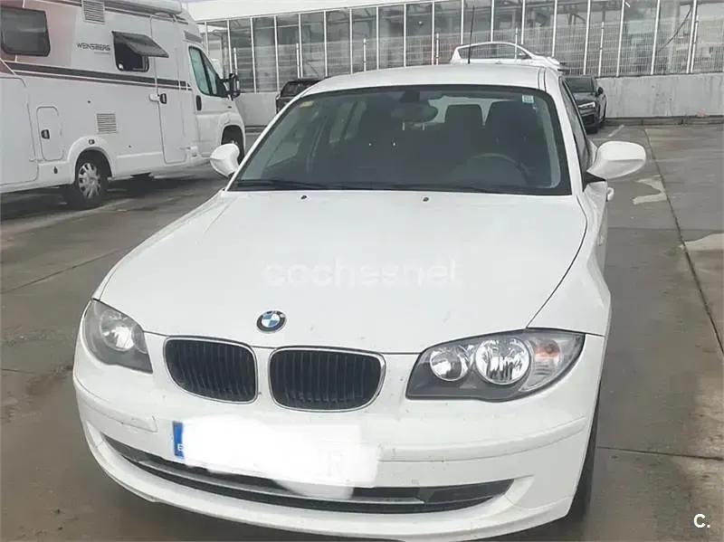 Usado BMW 116 Comfort Edition 115 CV (84 kW) 2010 Blanco Utilitario