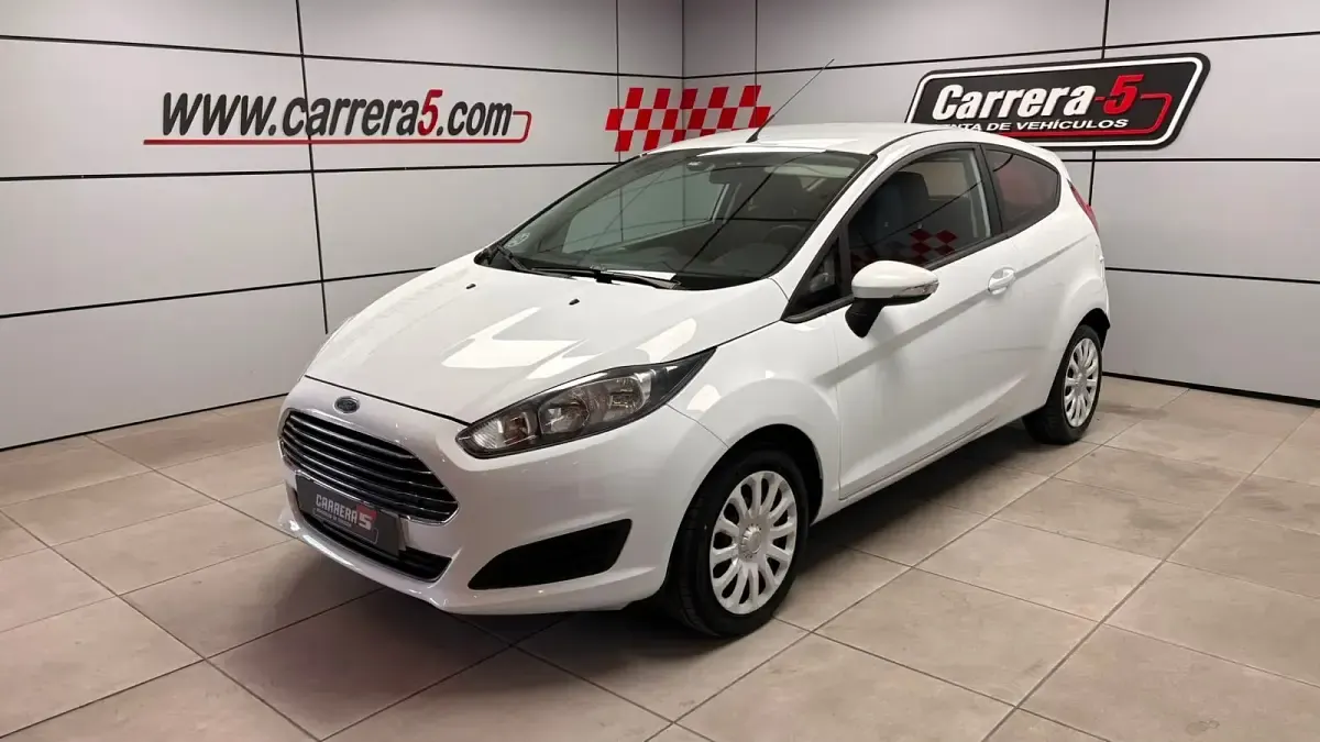 Usado Ford Fiesta Trend 75 CV (55 kW) 2014 Blanco Utilitario