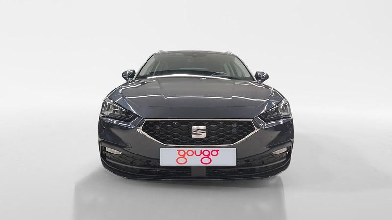 Usado Seat Leon Style 150 CV (110 kW) 2025 Gris / plata Berlina