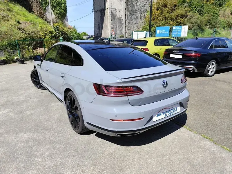 Usado VW Arteon R-line 190 CV (139 kW) 2020 Gris / plata Berlina
