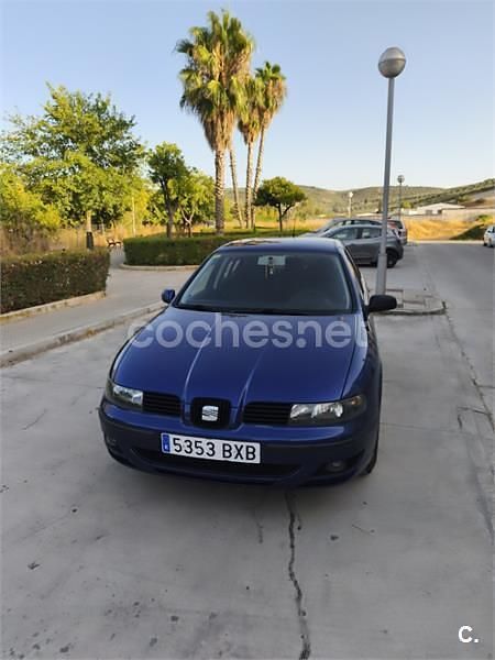 Usado Seat Leon 90 CV (66 kW) 2002 Azul Berlina