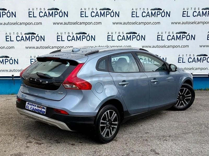 Usado Volvo V40 CC Momentum 120 CV (88 kW) 2016 Gris / plata Familiar