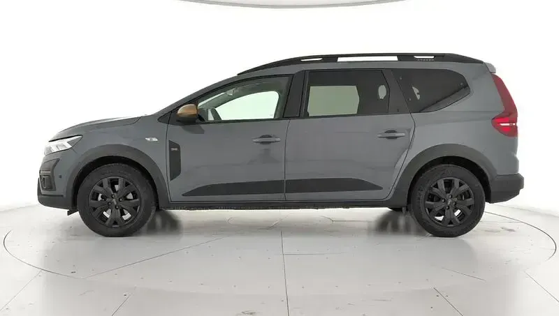 Usado Dacia Jogger Extreme 140 CV (102 kW) 2024 Gris Monovolumen