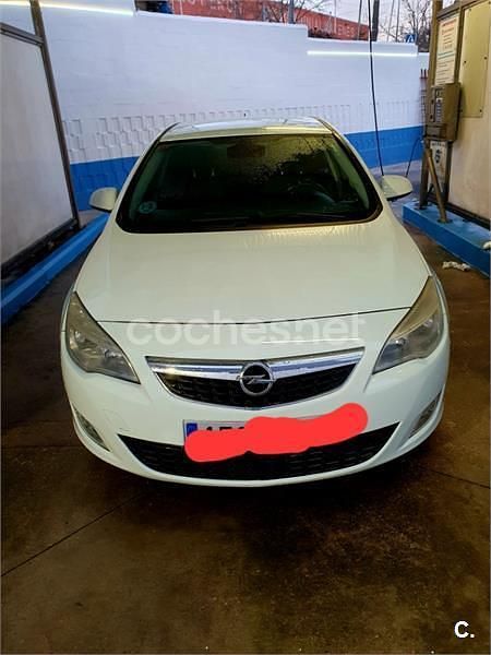 Usado Opel Astra Enjoy 115 CV (84 kW) 2011 Blanco Berlina