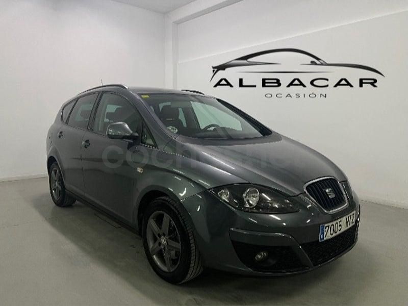Usado Seat Altea XL I-Tech 105 CV (77 kW) 2014 Azul Monovolumen