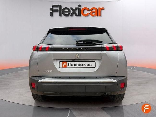 Usado Peugeot 2008 Allure 100 CV (73 kW) 2023 Gris SUV
