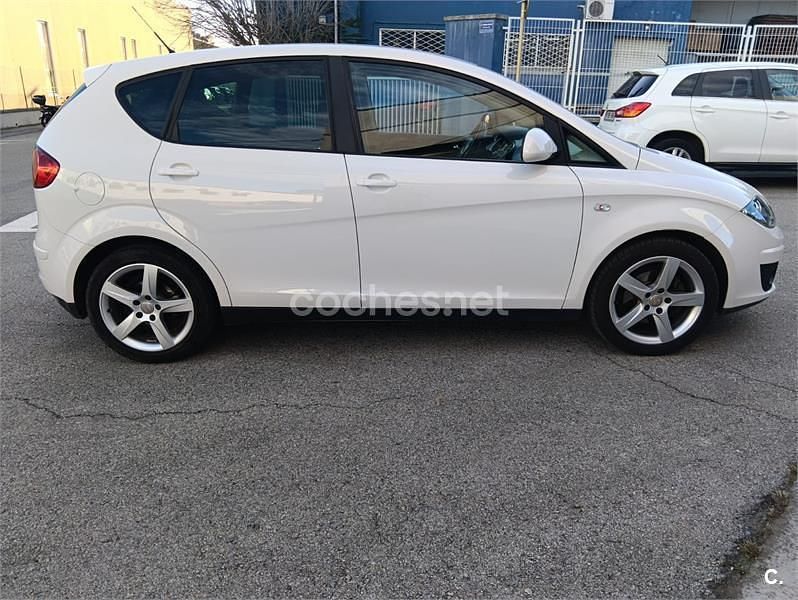 Usado Seat Altea Sport 160 CV (117 kW) 2010 Blanco Monovolumen