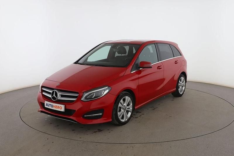 Rojo Usado 2018 Mercedes B180 Monovolumen | 17.599 € (Precio justo) - Imagen 1/3