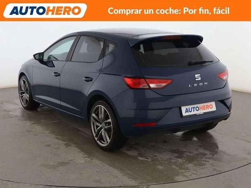 Usado Seat Leon Stella 110 CV (80 kW) 2017 Azul Utilitario