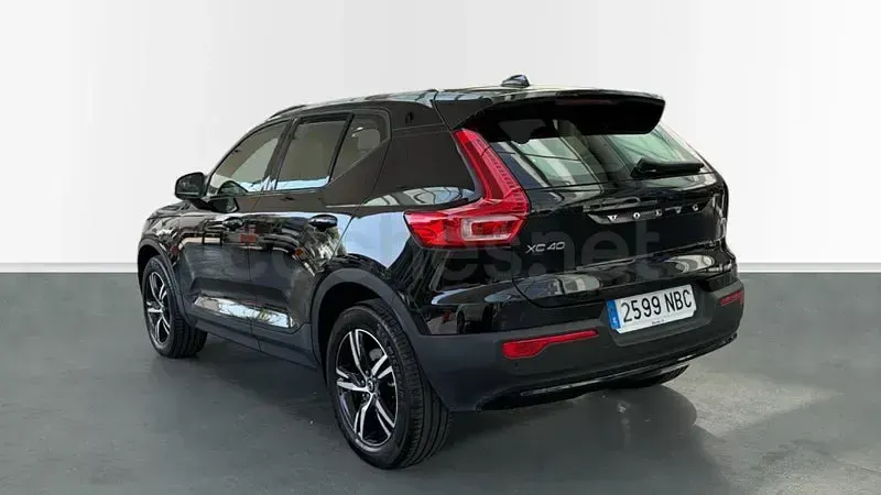 Usado Volvo XC40 Plus 163 CV (119 kW) 2025 Negro SUV