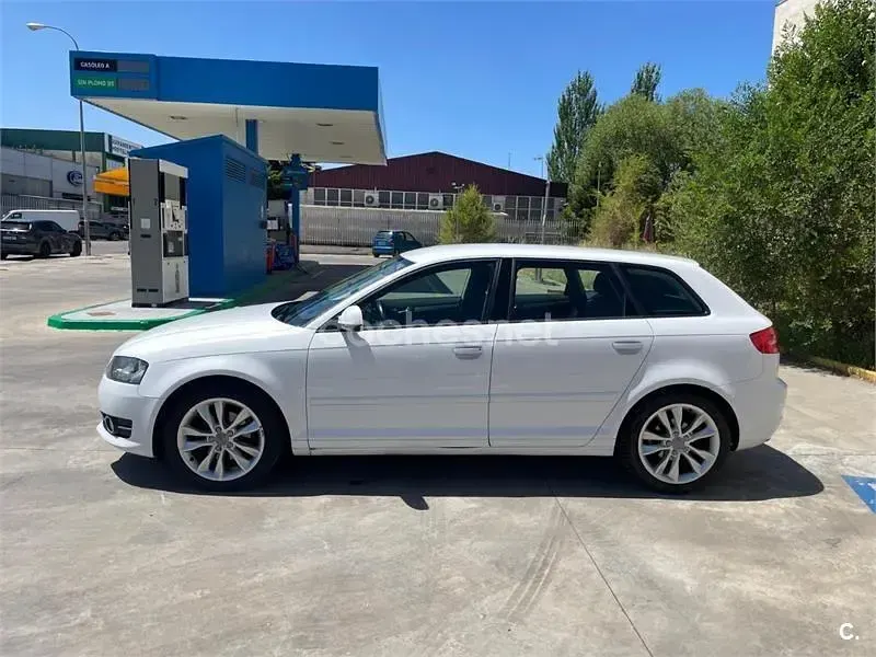 Usado Audi A3 Ambition 160 CV (117 kW) 2012 Blanco Utilitario