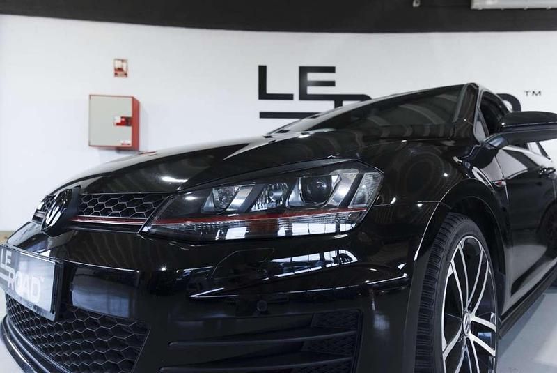 Usado VW Golf VII GTI 230 CV (169 kW) 2016 Negro Utilitario