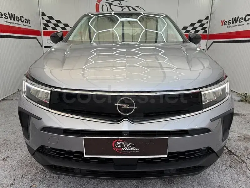 Usado Opel Grandland X Business Edition 131 CV (96 kW) 2023 Gris / plata SUV