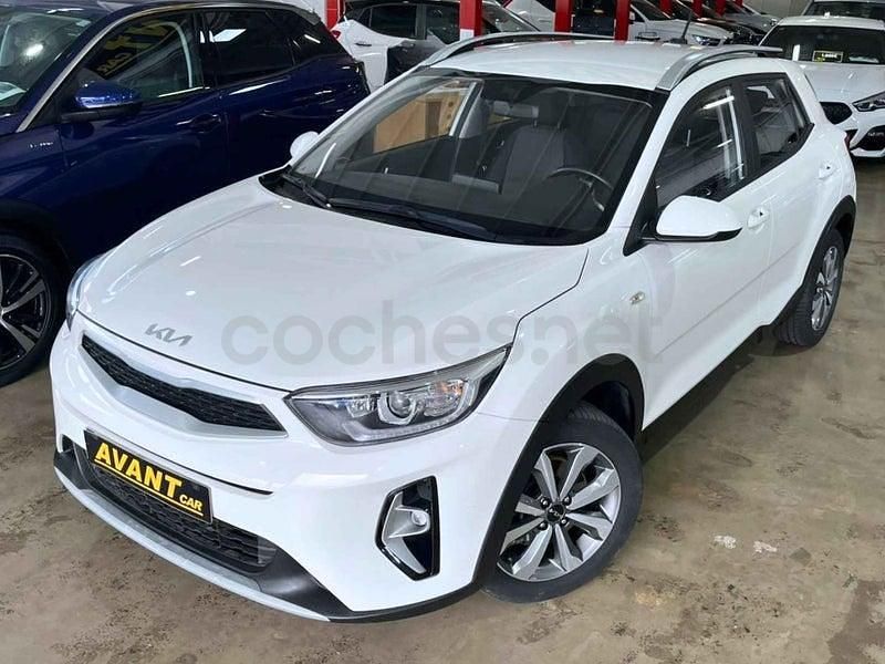 Usado Kia Stonic 100 CV (73 kW) 2022 Blanco SUV
