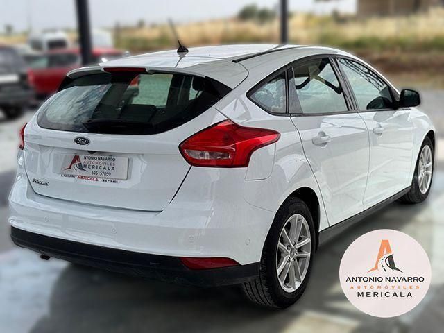 Usado Ford Focus ST-Line 120 CV (88 kW) 2017 Blanco Berlina