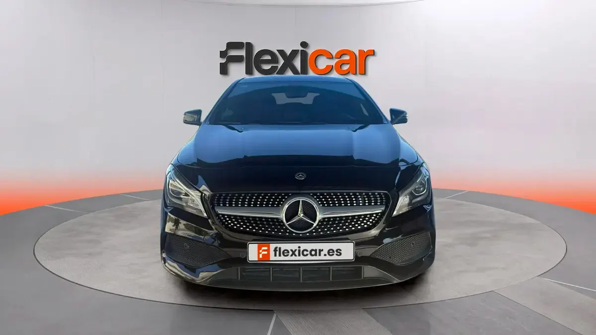 Usado Mercedes CLA200 Shooting Brake 136 CV (100 kW) 2018 Negro Familiar