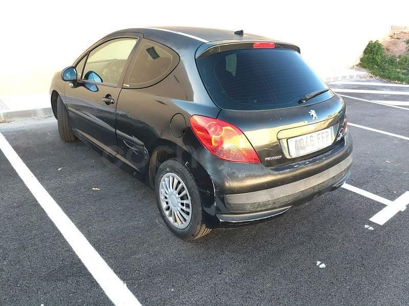 Usado Peugeot 207 90 CV (66 kW) 2007 Negro Berlina
