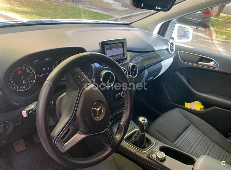 Usado Mercedes B180 109 CV (80 kW) 2012 Blanco Utilitario