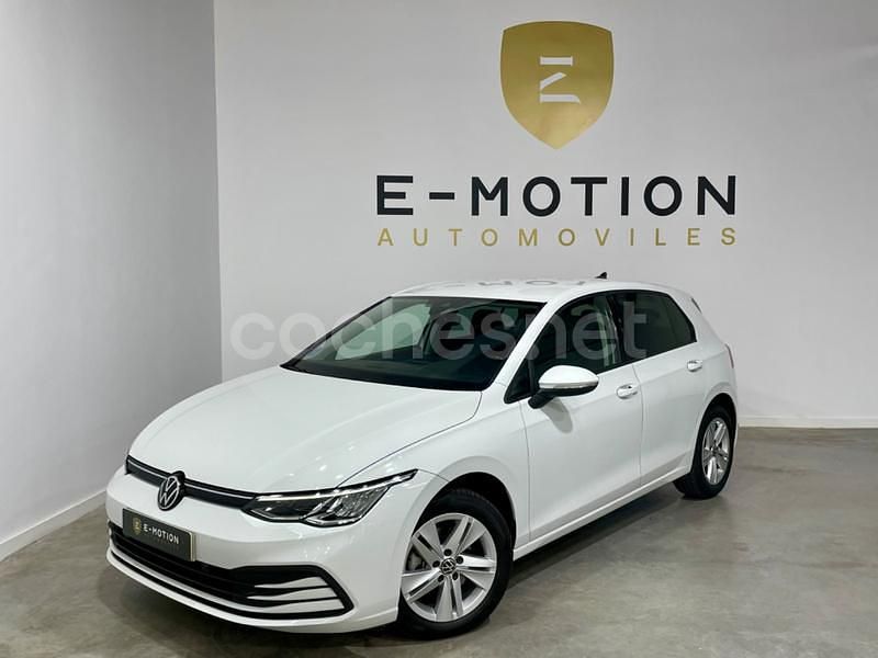 Blanco Usado 2022 VW Golf VIII Life Berlina | 18.900 € (Precio justo) - Imagen 1/4