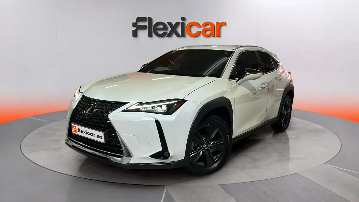 Usado Lexus UX Business Edition 184 CV (135 kW) 2024 Blanco SUV