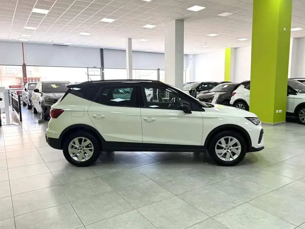 Usado Seat Arona FR 116 CV (85 kW) 2026 Blanco SUV