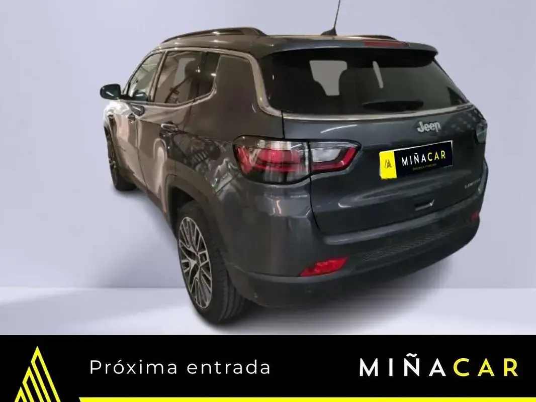 Usado Jeep Compass Limited 129 CV (94 kW) 2022 Gris SUV
