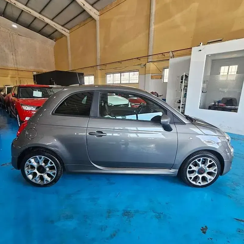 Usado Fiat 500 Lounge 69 CV (50 kW) 2018 Gris Utilitario
