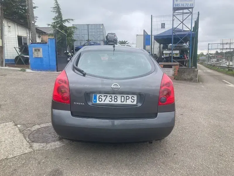 Usado Nissan Primera Acenta 116 CV (85 kW) 2005 Gris / plata Berlina