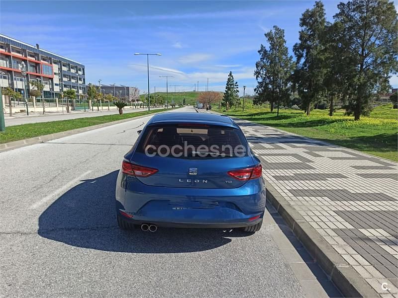 Usado Seat Leon Style 105 CV (77 kW) 2014 Azul Berlina
