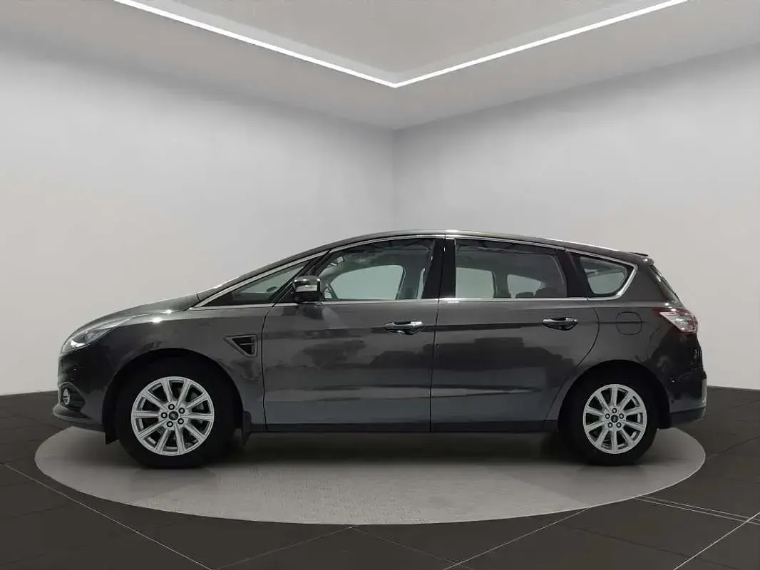 Usado Ford S-MAX S 160 CV (117 kW) 2016 Gris Monovolumen