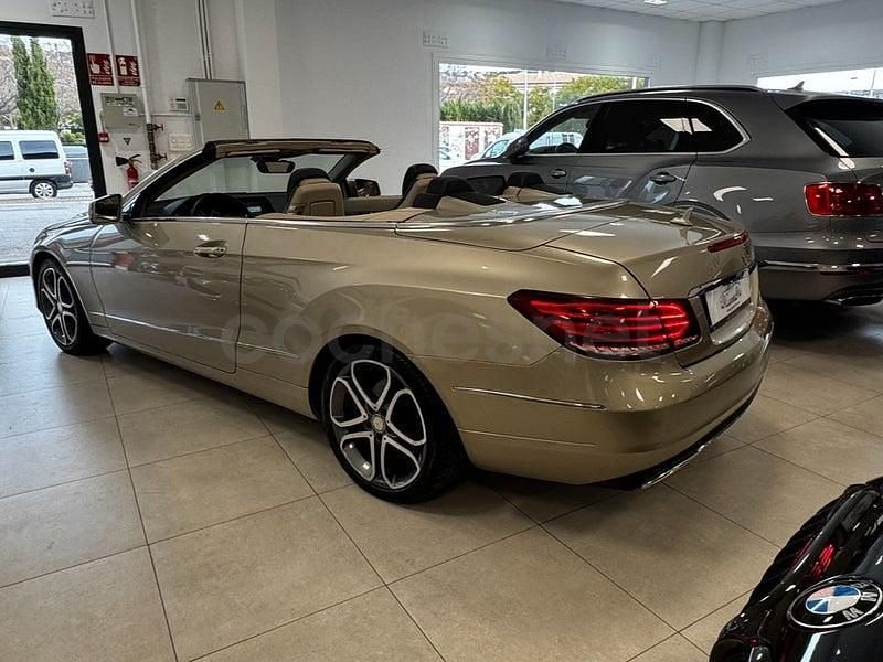 Usado Mercedes E220 170 CV (125 kW) 2014 Beige Descapotable