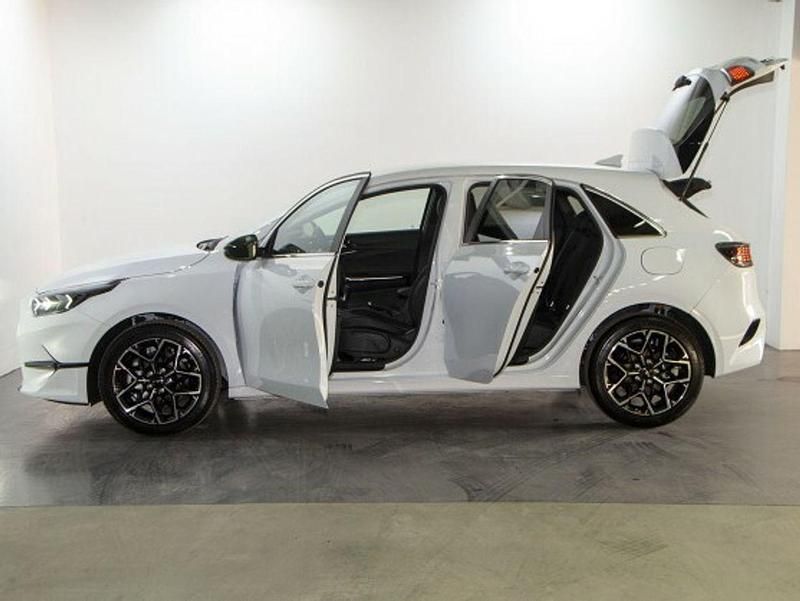 Usado Kia Ceed Style 100 CV (73 kW) 2025 Blanco Utilitario