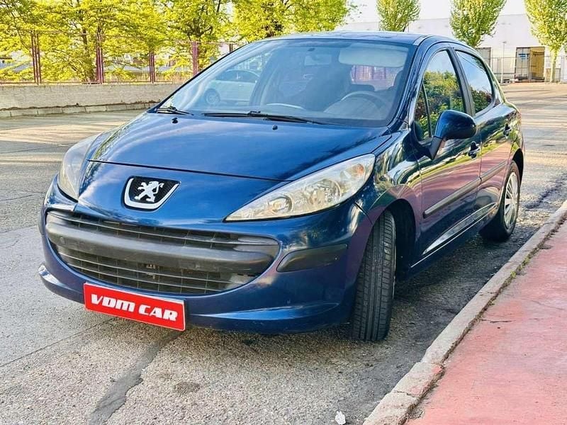 Usado Peugeot 207 90 CV (66 kW) 2007 Azul Utilitario