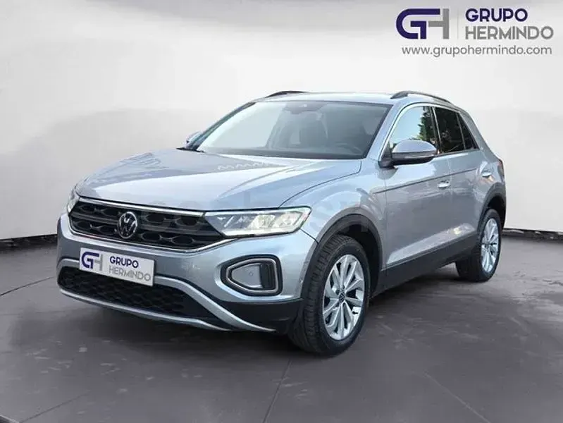 Usado VW T-Roc Life 115 CV (84 kW) 2022 Gris / plata SUV