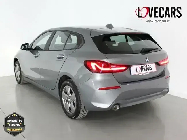 Usado BMW 116 Comfort Edition 116 HP (85 kW) 2024 Cinzento Citadino