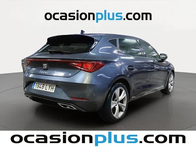 Usado Seat Leon FR 150 CV (110 kW) 2022 Gris Utilitario