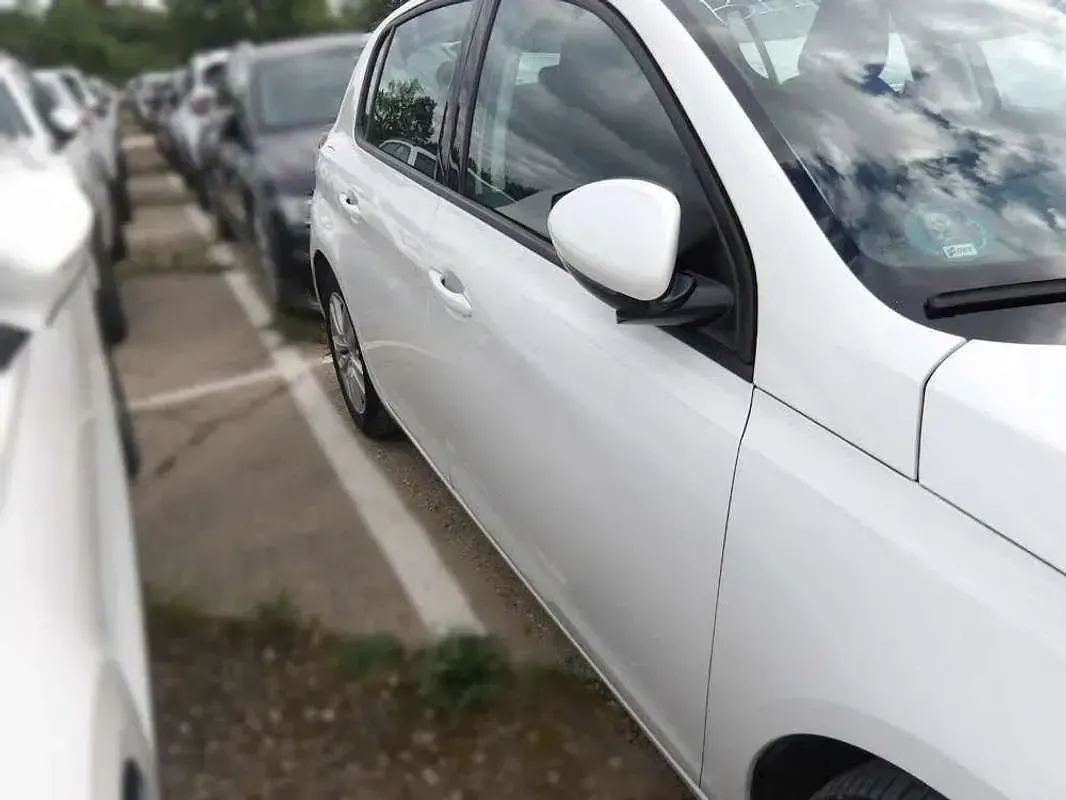 Usado Peugeot 308 Active 131 CV (96 kW) 2021 Blanco Utilitario