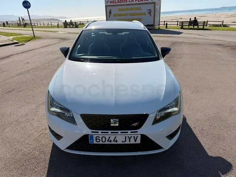 Usado Seat Leon CUPRA 290 CV (213 kW) 2017 Blanco Familiar