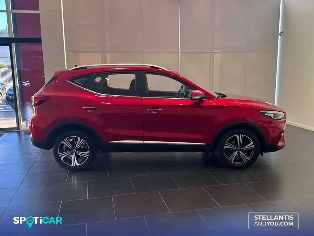 Usado MG ZS Luxury 111 HP (81 kW) 2022 Vermelho SUV