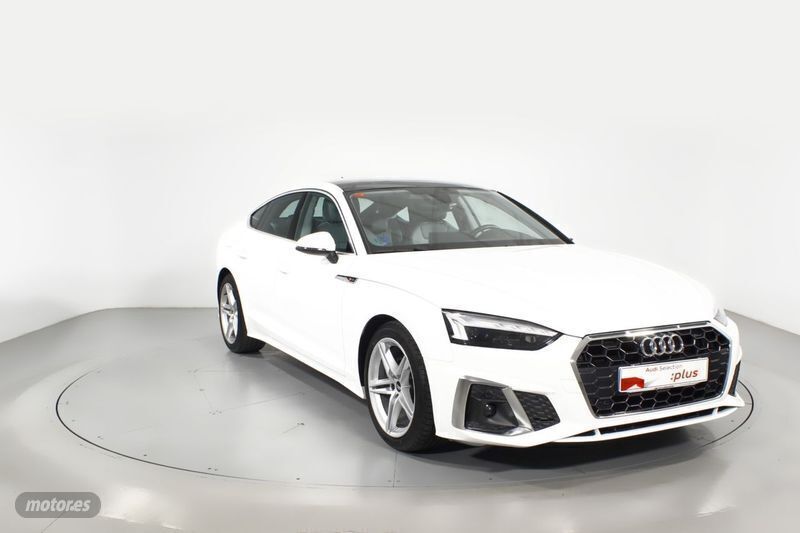 Blanco Usado 2021 Audi A5 Sportback S-Line Berlina | 34.900 € (Un poco caro) - Imagen 1/4