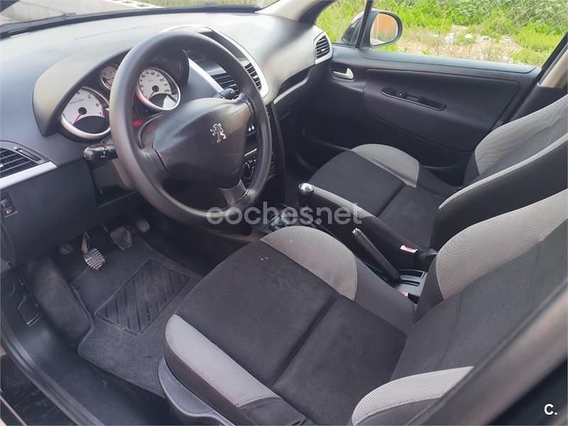 Usado Peugeot 207 75 CV (55 kW) 2007 Negro Berlina