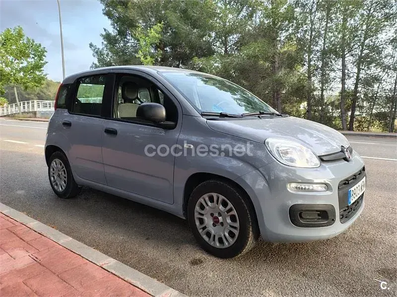 Usado Fiat Panda Garmin 70 CV (51 kW) 2022 Gris / plata Utilitario
