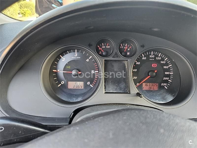 Usado Seat Cordoba Stella 64 CV (47 kW) 2005 Gris / plata Berlina