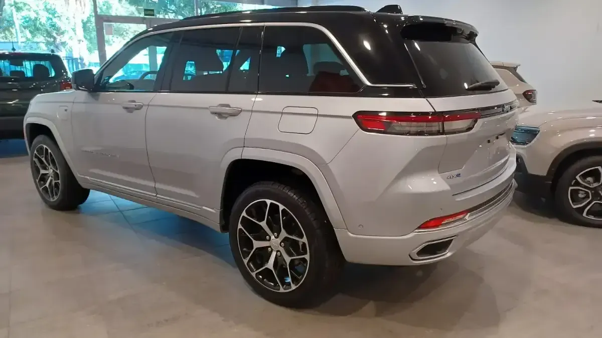 Nuevo Jeep Grand Cherokee Summit 381 CV (280 kW) 2026 Gris SUV